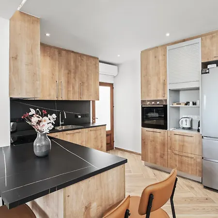 Phaedrus Living Executive * Nicosia